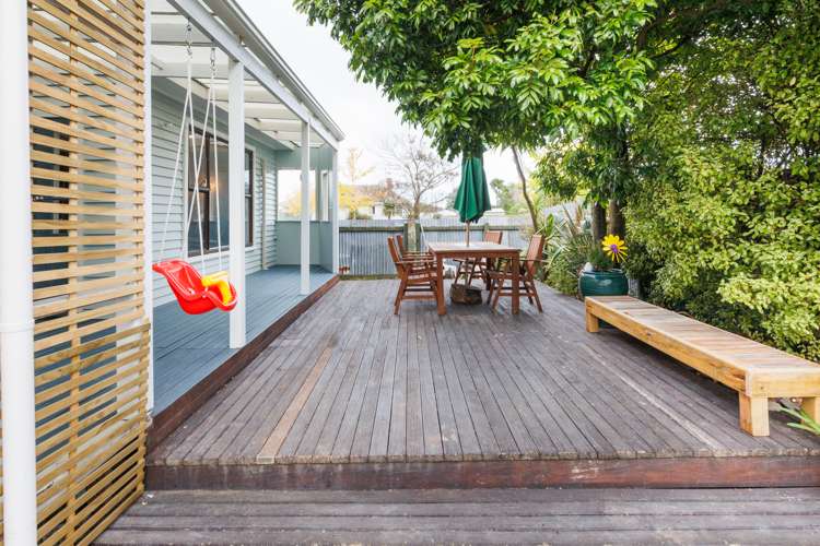 11 Montrose Place Takaro_24