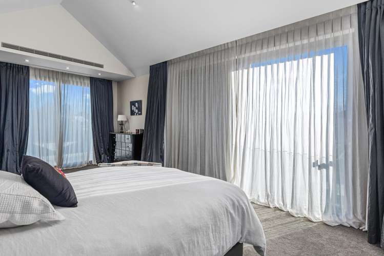 7 Helmores Lane Merivale_19