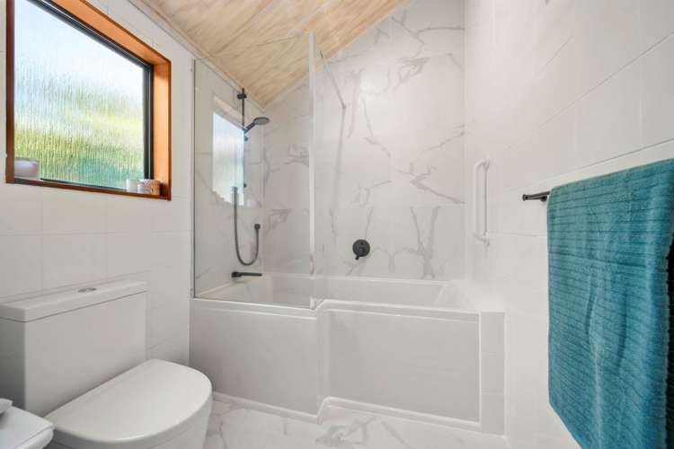 961 East Coast Road Torbay_9