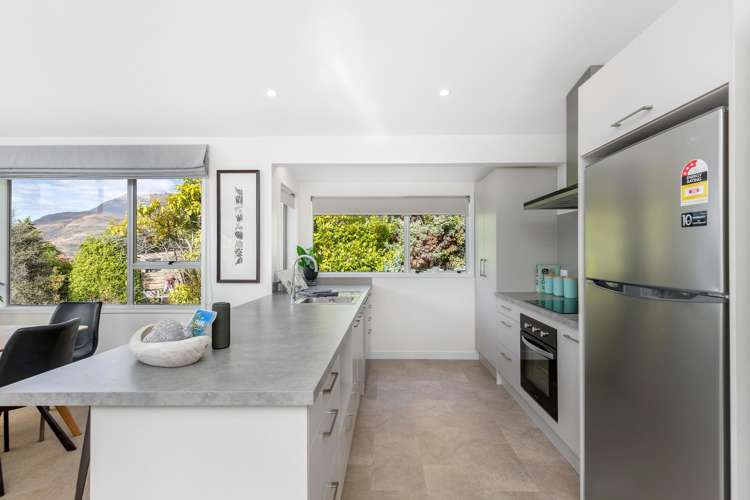 28 Avalon Crescent Fernhill/Sunshine Bay_7