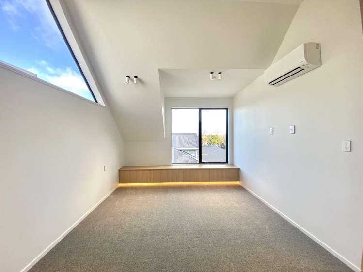 12B Tenterden Ave 1728_12