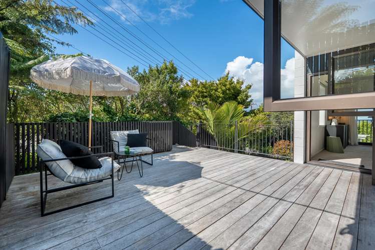 2/86 Seaview Road Castor Bay_12