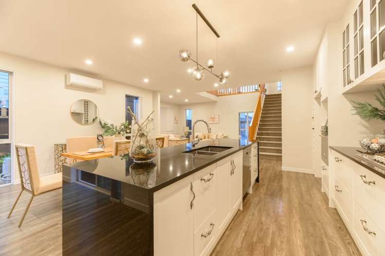 39 Remuremu Street Long Bay_15