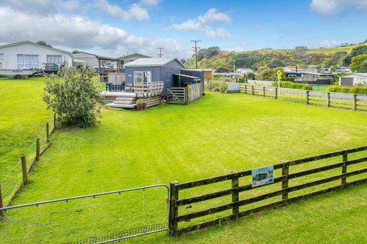 27 Lawton Drive Aotea Harbour_35