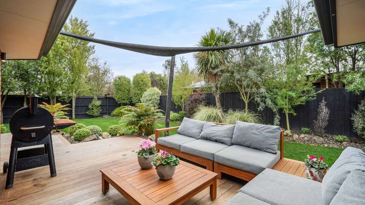 15 Strathmore Gardens Burwood_11