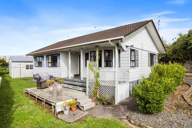 15 Landsdale Place Massey_1