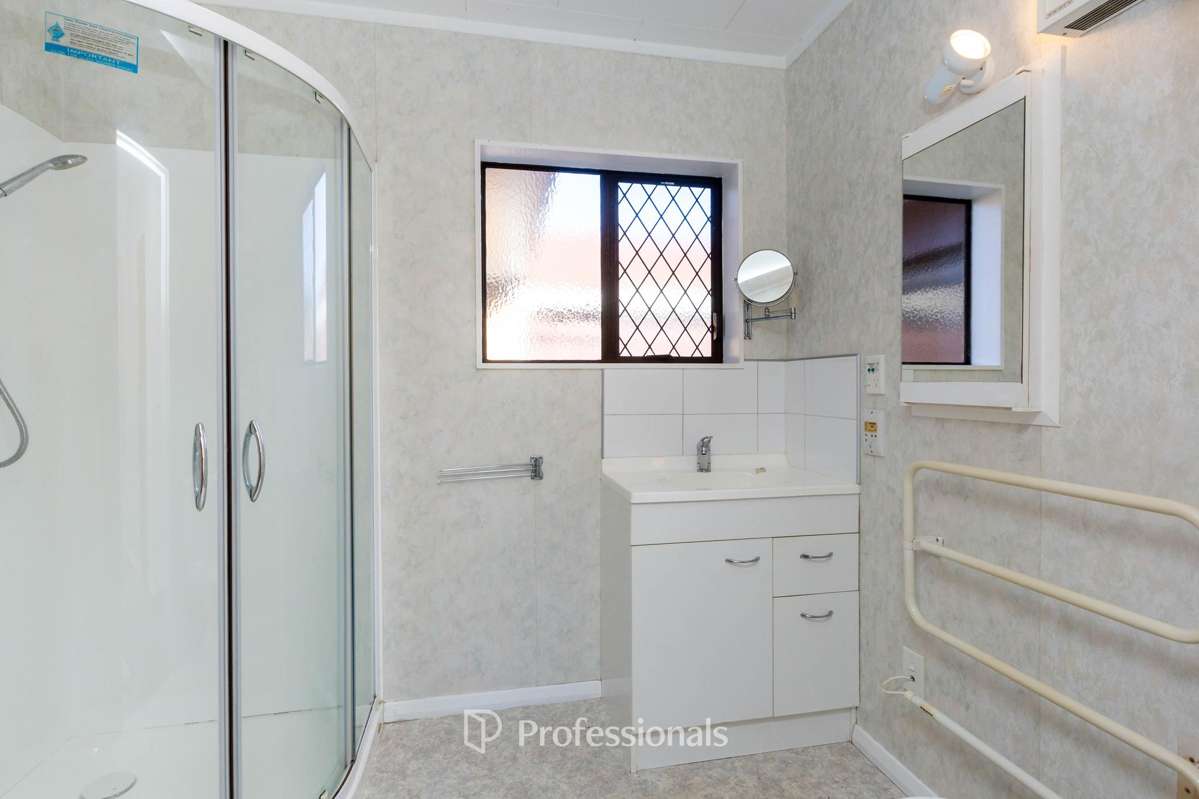 3/28 Logan Street_4