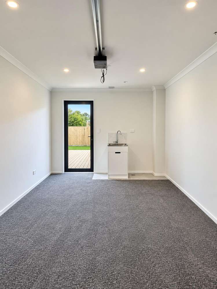 71B Royal Road Massey_13
