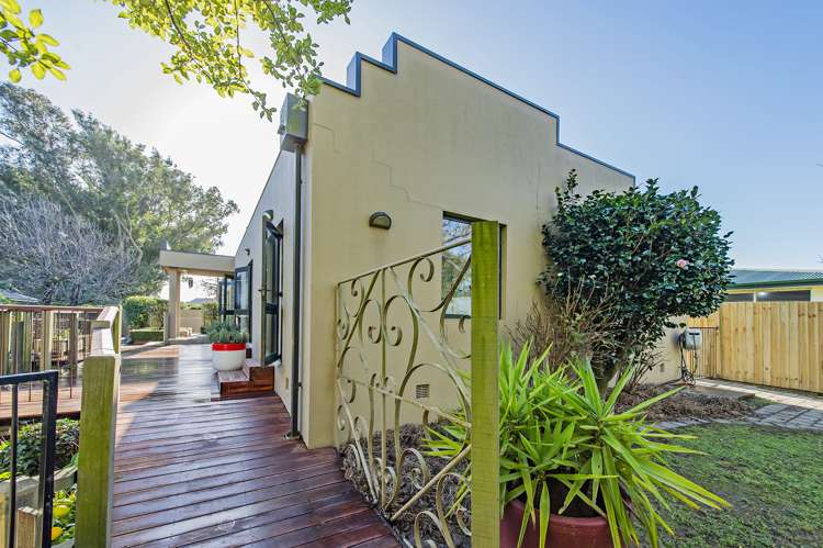 76 Moffat Drive Lincoln_23