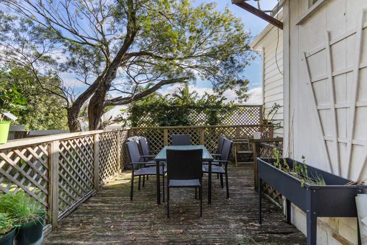 2 Mostyn Street Kingsland_13