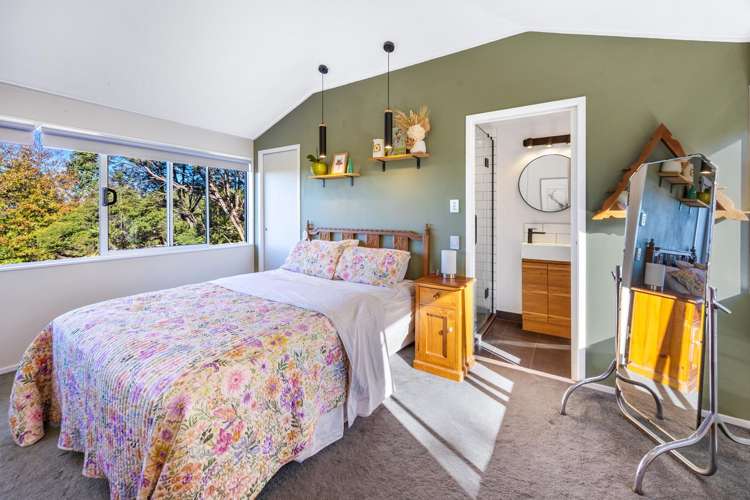 34 Rauhuia Crescent Parau_17