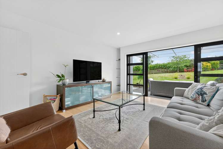 2 Lawrence Carter Drive Bombay_13