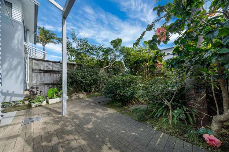 57/2 Armoy Drive East Tamaki_19