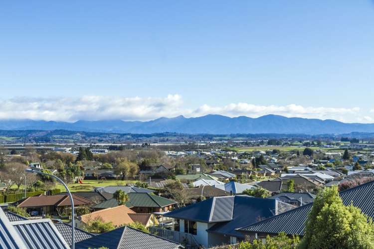 64 Olympus Way Richmond_23