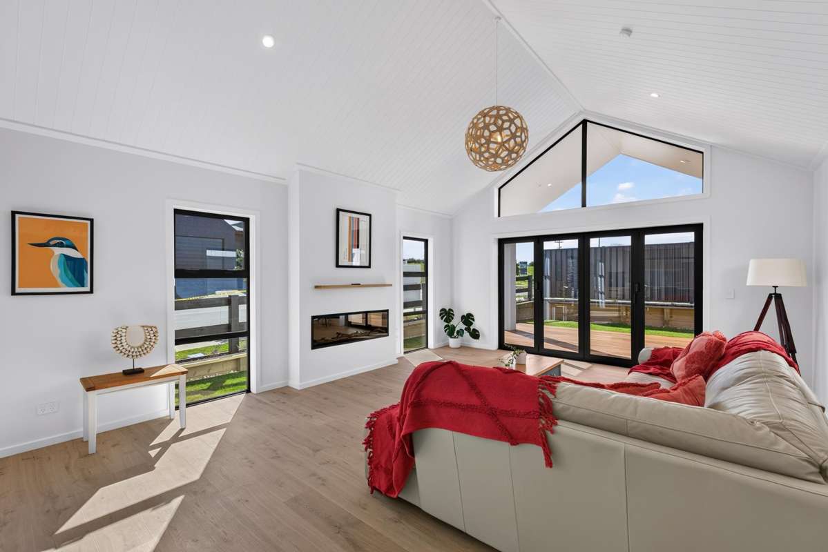 8 Annie Aranui Drive_5