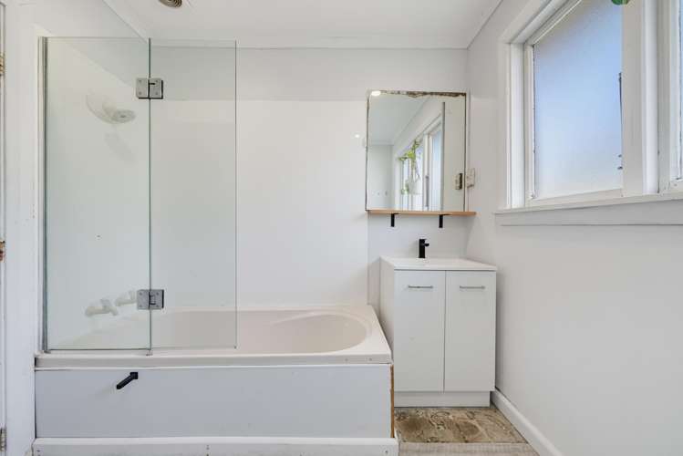 317 Wainoni Road Avondale_17