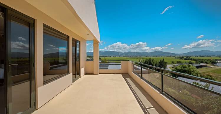 10 Ridgetop Rise Fairhall_15