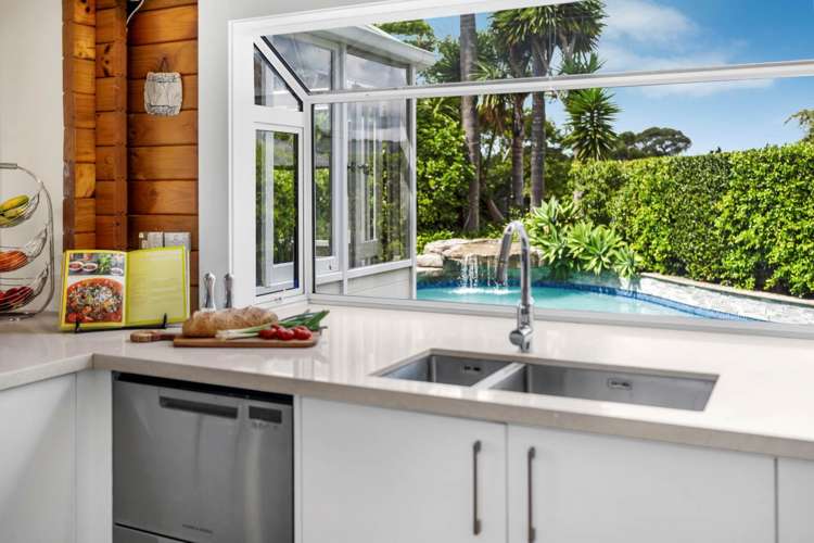 6 Pohutukawa Road Beachlands_13