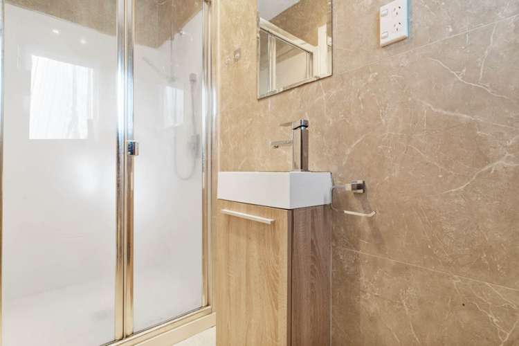 2/52 College Road Northcote_9