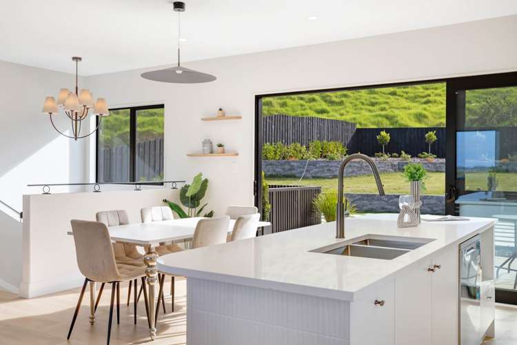 18 Ara Taha Crescent Orewa_7