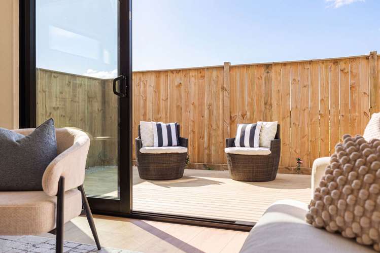 12B Butley Drive Farm Cove_39