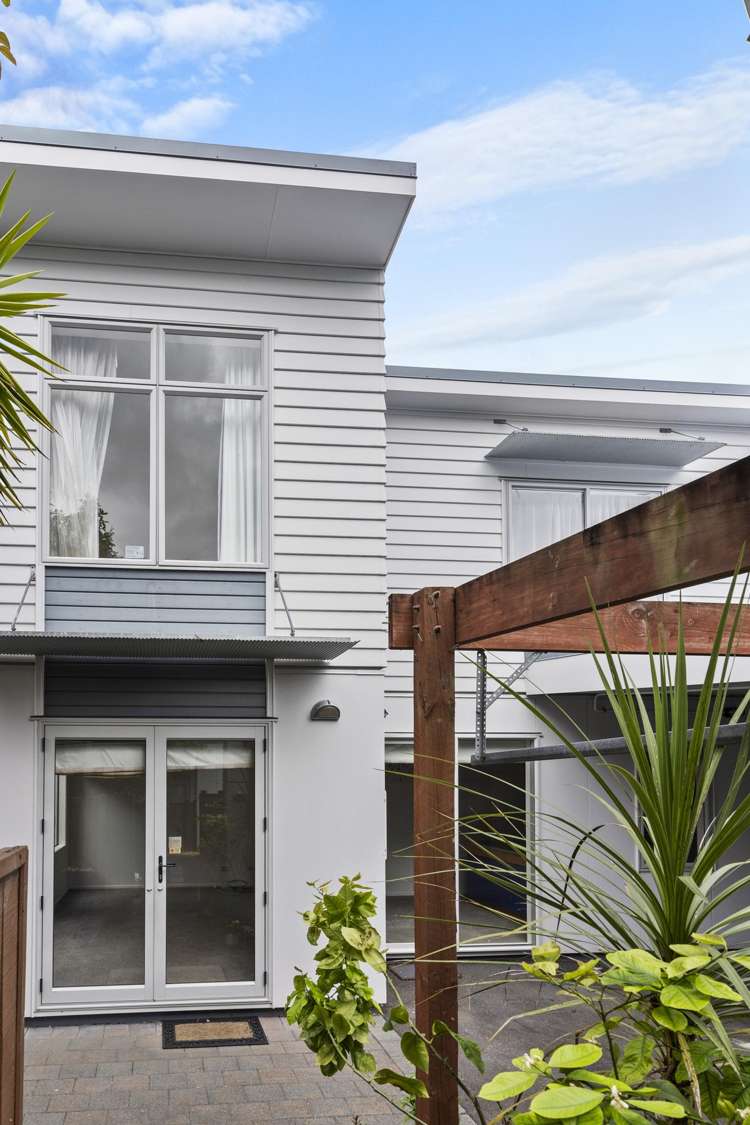 2/3 Wagner Place Mount Albert_17