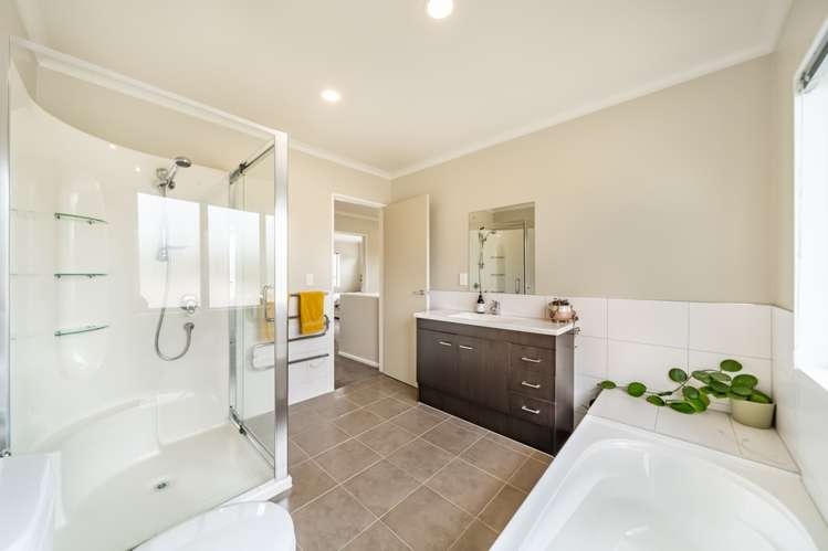 31 Te Puia Drive Aotea_27