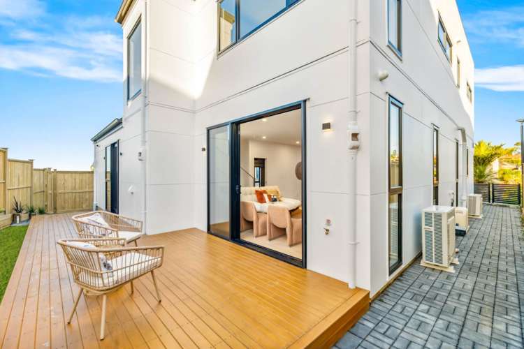 2/90 Picasso Drive West Harbour_27