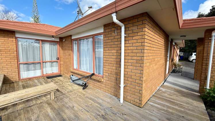 16a Roick Parade Glen Eden_14