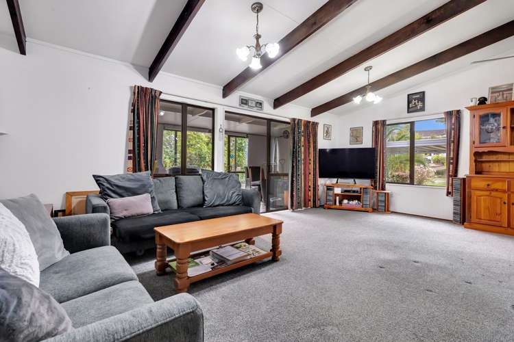 15 Henare Place Tihiotonga_5