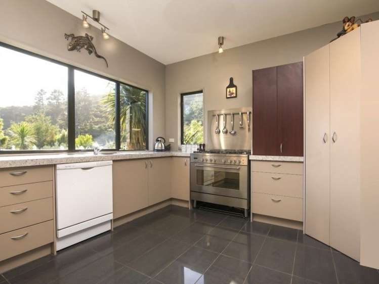 112 Boons Valley Road Waikawa_12