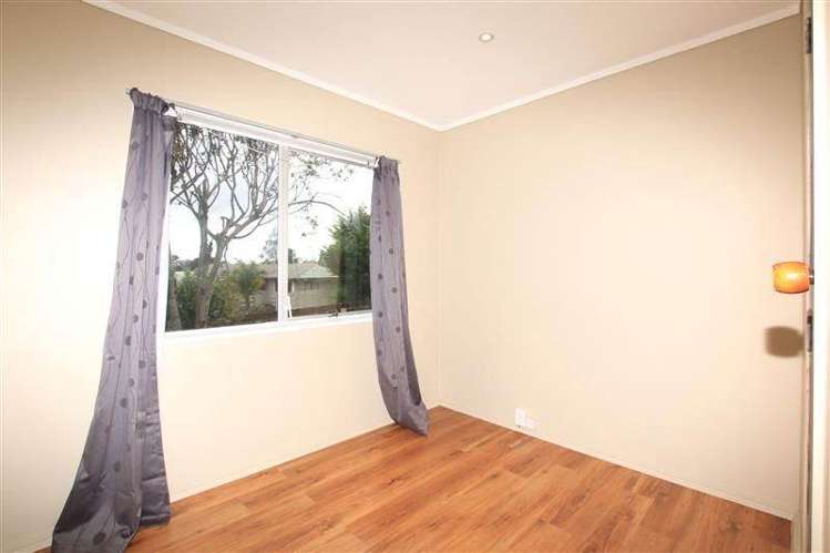 63 Sheridan Drive New Lynn_8