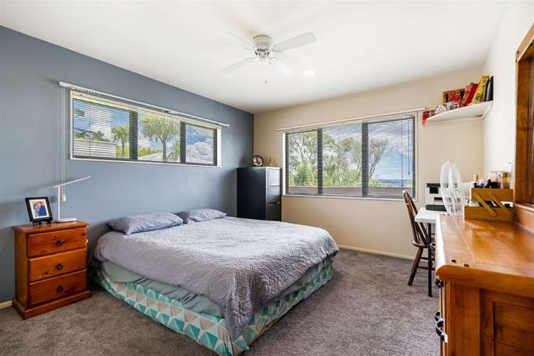 8a Aeroview Drive Beach Haven_12