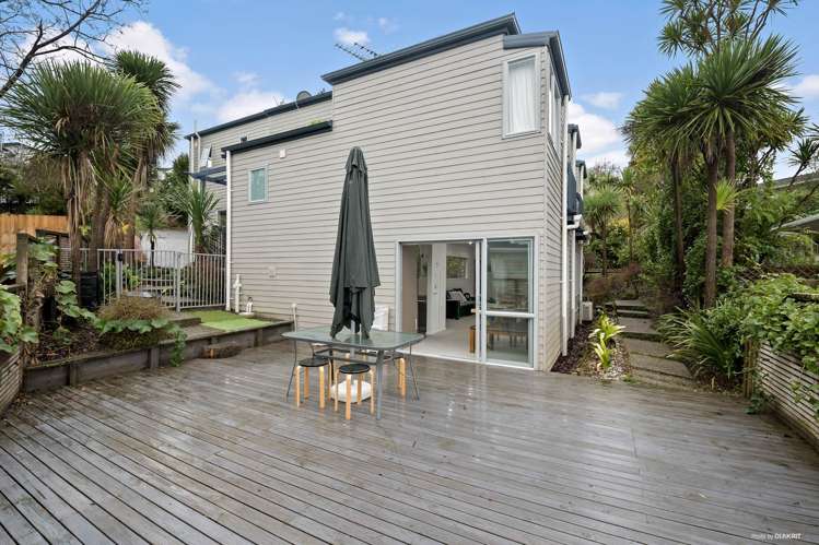 2/18 Orton Street Glenfield_5