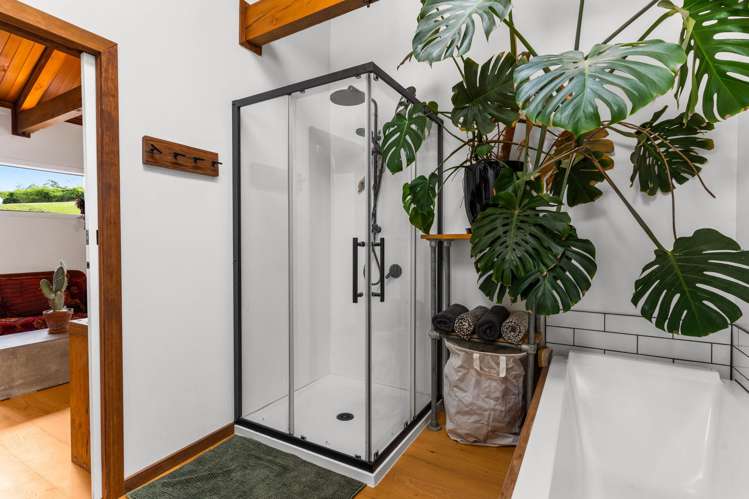 328 Gladstone Road North Wingatui_13