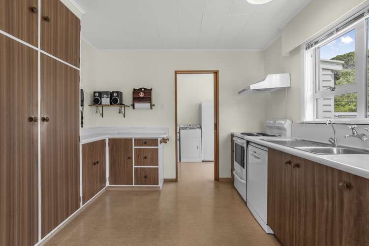 52 Dover Road Wainuiomata_6