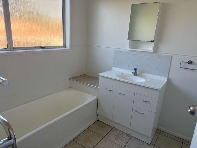 6 Cockayne Crescent Sunnynook_6