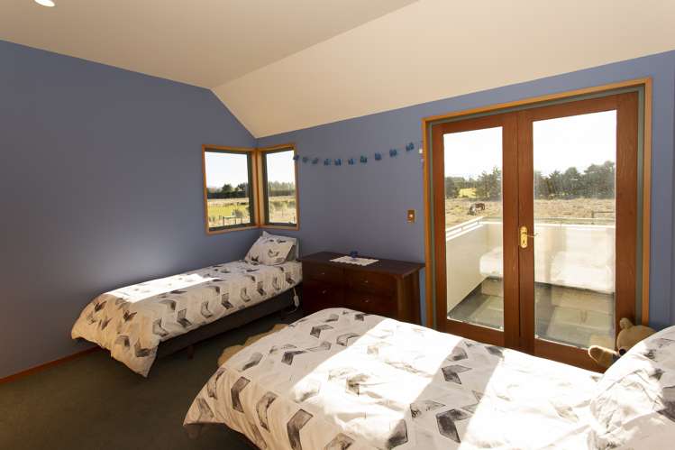 196 Racecourse Road Allenton_11