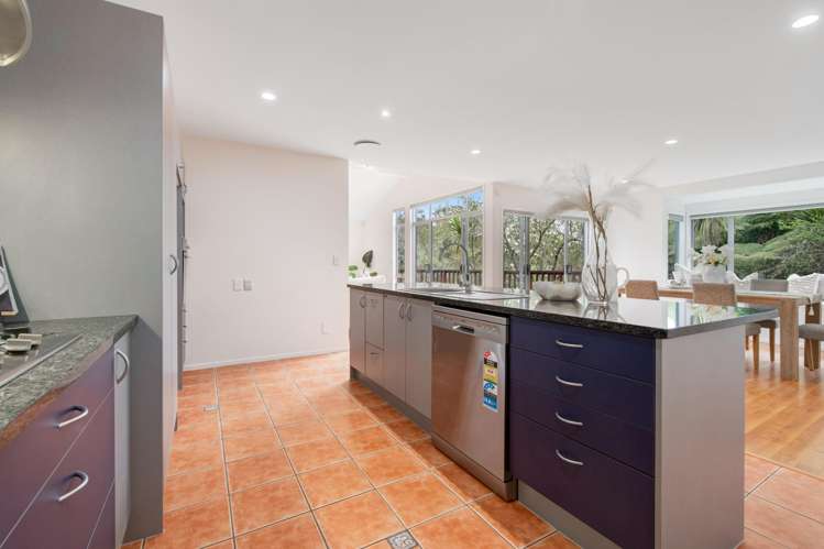 9 Springwater Vale Unsworth Heights_13