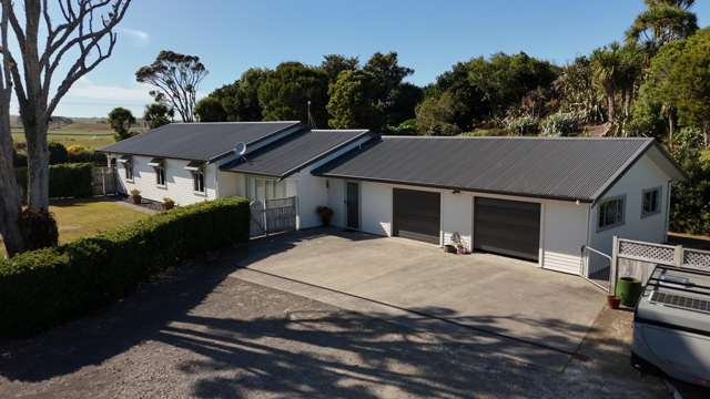 GORGEOUS COASTAL LIFESTYLE GEM