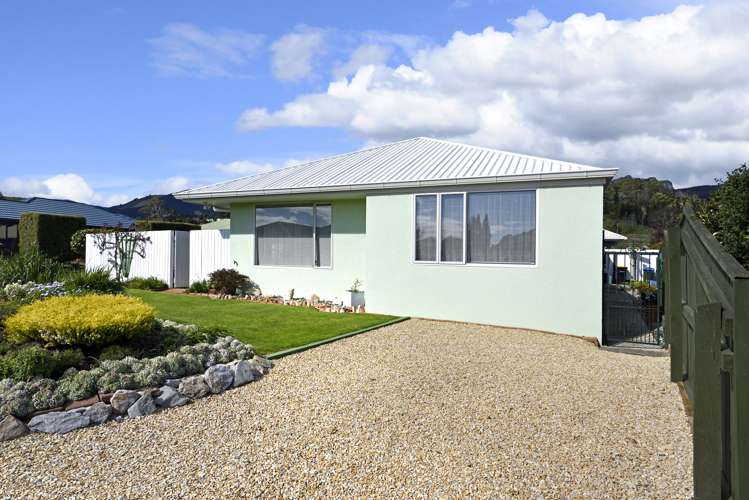 77 Kingsford Drive Stoke_15