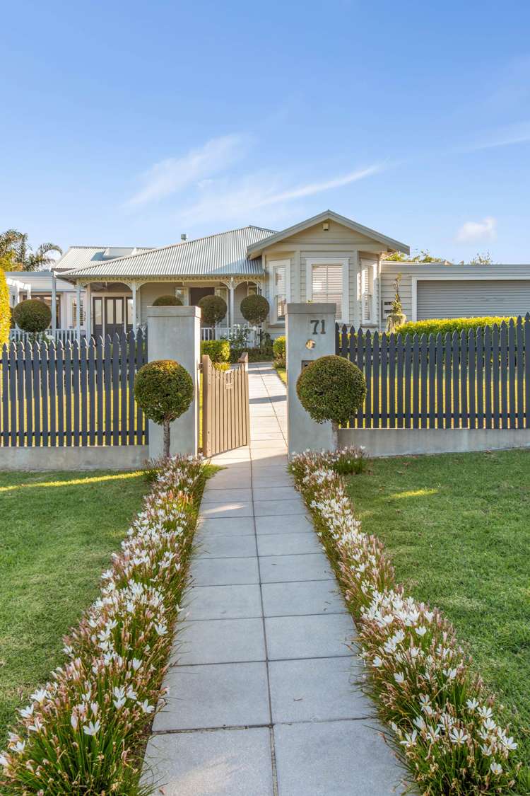 71 Beach Road Mellons Bay_30