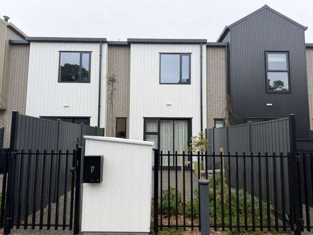 BRAND NEW 2 BEDROOM, 2 BATHROOM - CENTRAL FULLY FURNISHED TOWNHOUSE