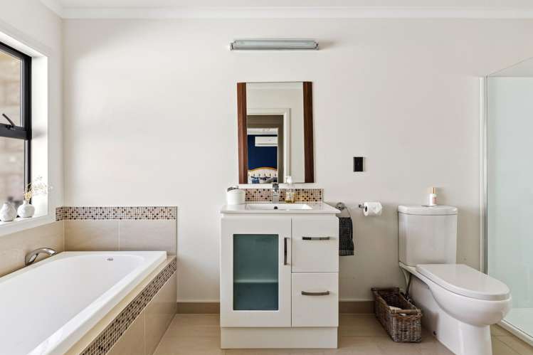 20 Fisher Place Lytton West_11