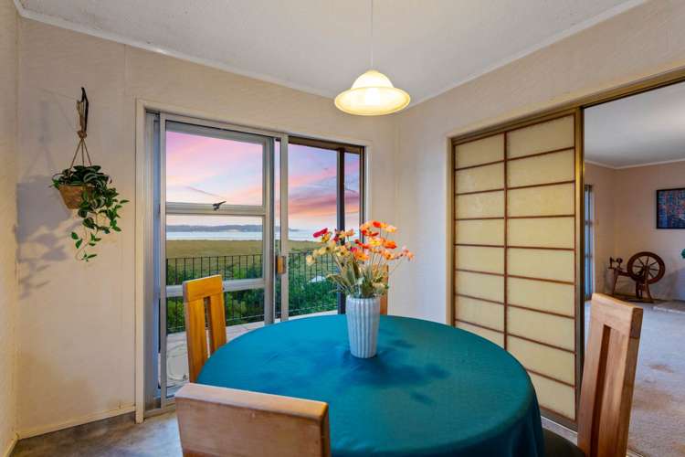 42 Rewarewa Road Te Atatu Peninsula_18