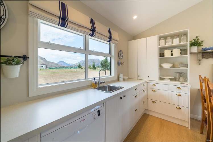 29 Oxfordshire Avenue Lower Shotover_7