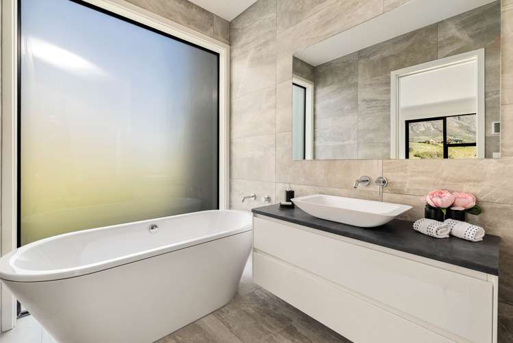 12 Falconer Rise Jacks Point_14