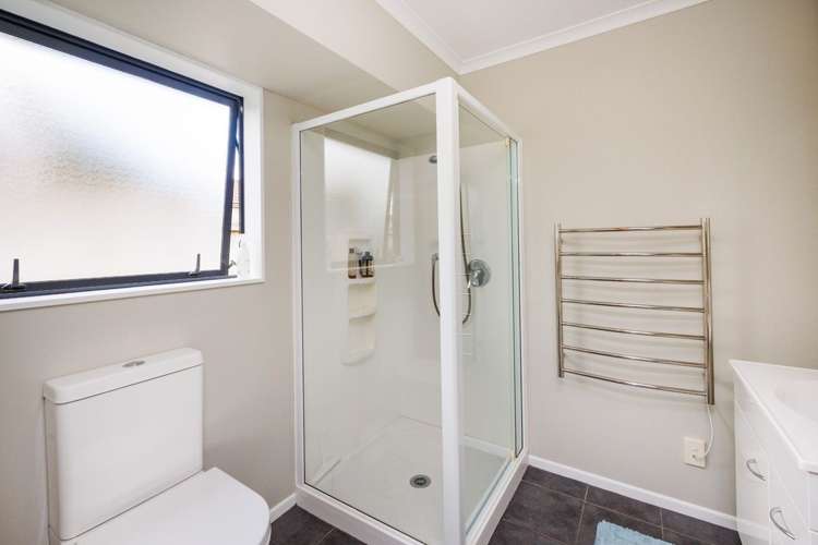  147 Pacific Drive Fitzherbert_9