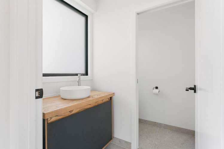 Unit 2, 17 Birch Avenue Judea_9