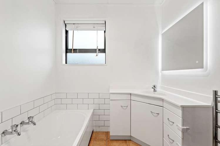 156 Pine Avenue South New Brighton_21